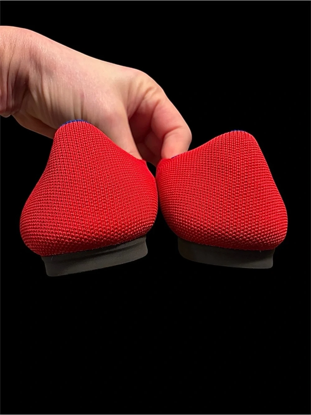 Rothys bright red